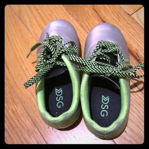 DSG boys girls soccer cleats toddler 8